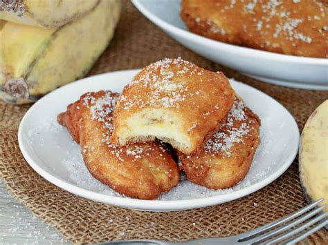 Maruya (Filipino Banana Fritters) .